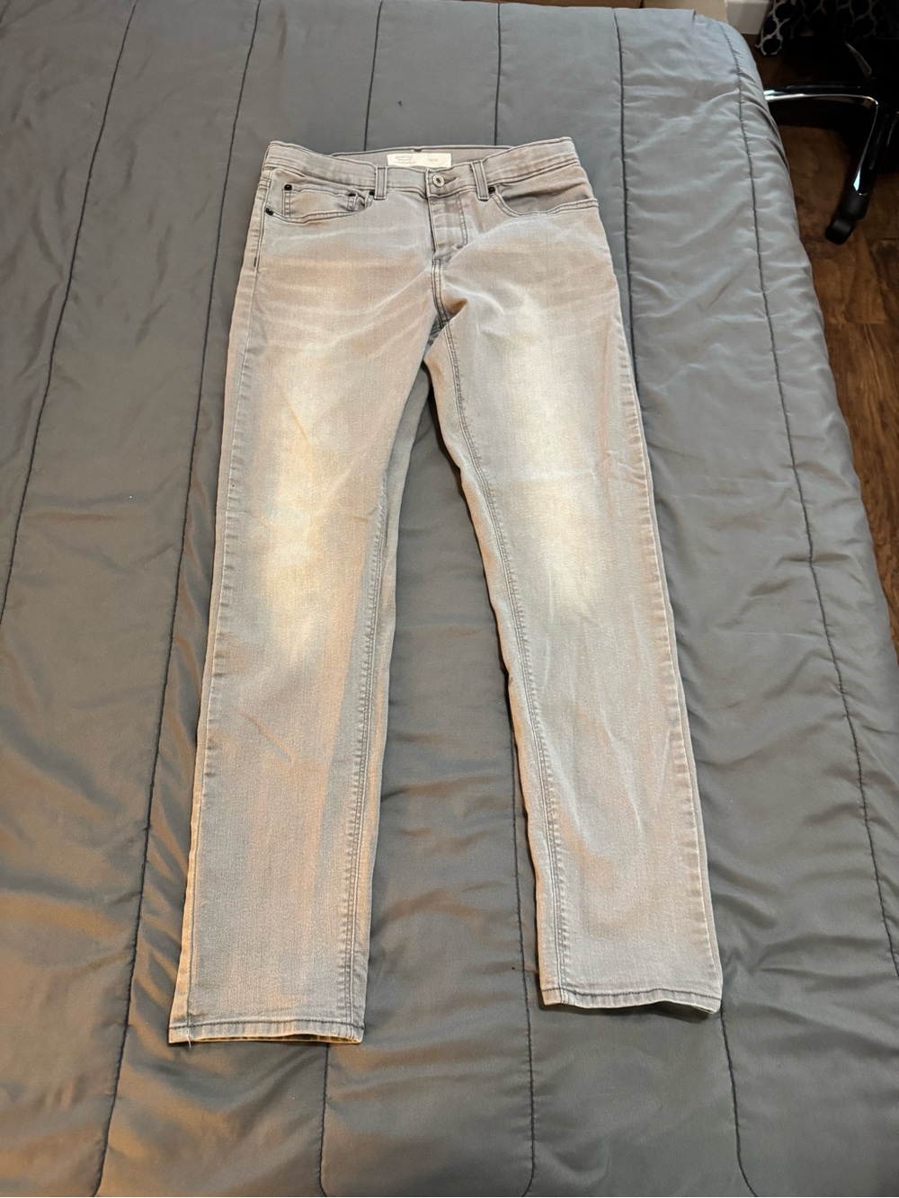 Levis Athletic Taper Gray Jeans Mens 30 x 29 or 18 Stretch Denim